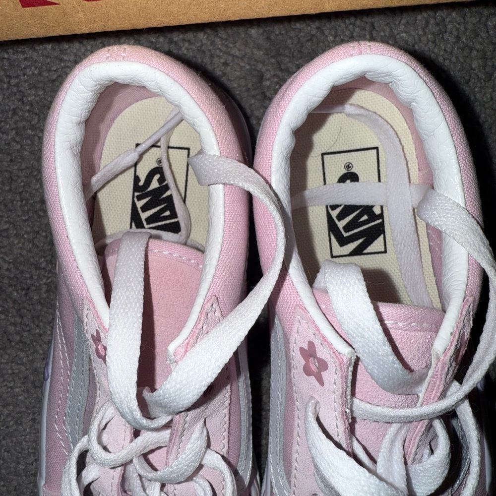 Vans Kids Light Pink Sneakers with Floral Accents - Picture 4 of 7